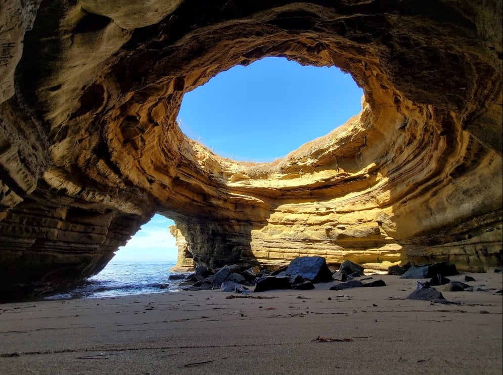 Best marriage proposal spots in San Diego featuring the Sunset Cliffs secret cave