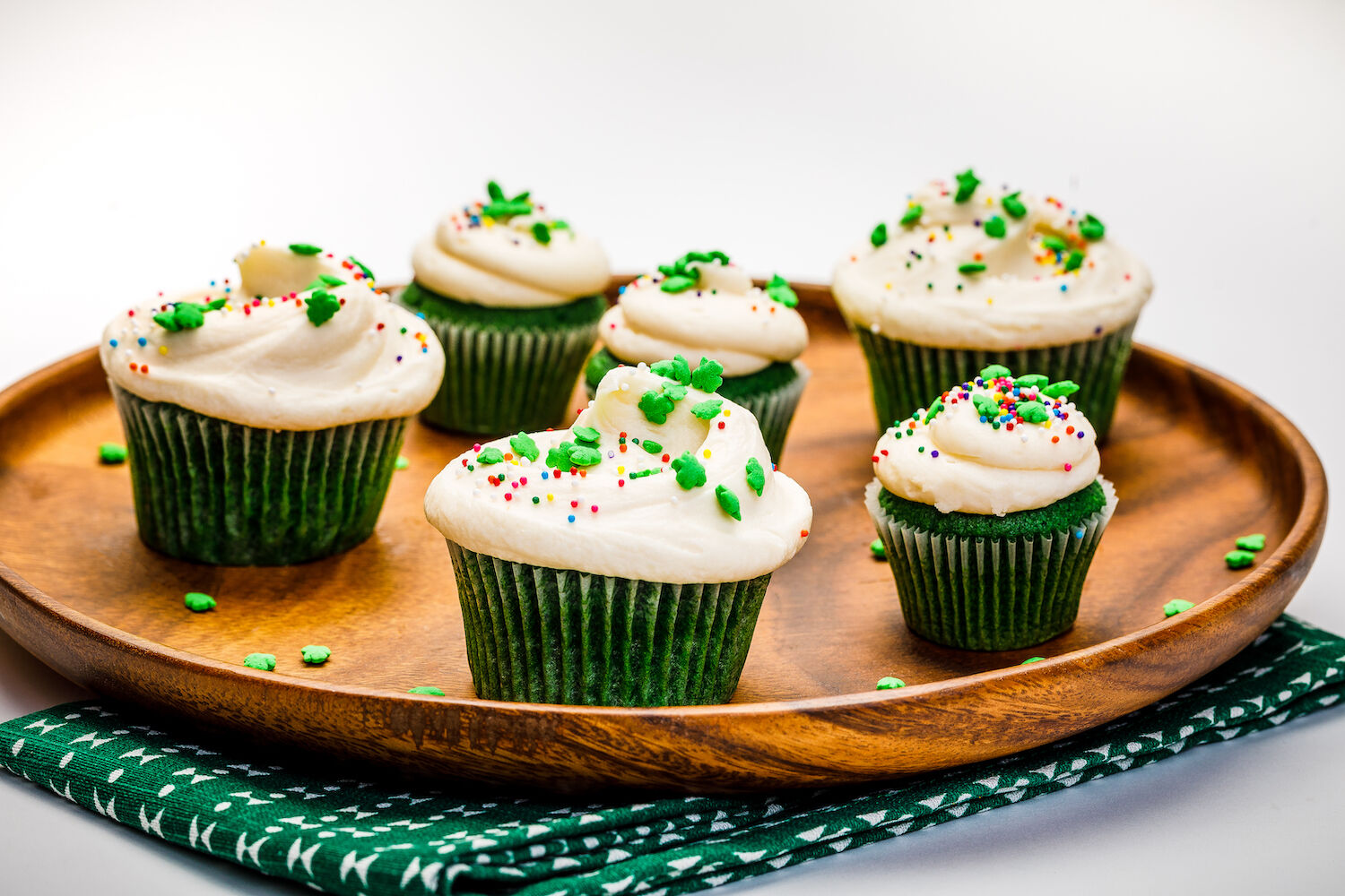 St. Patricks Day Guide - Green velvet cupcakes