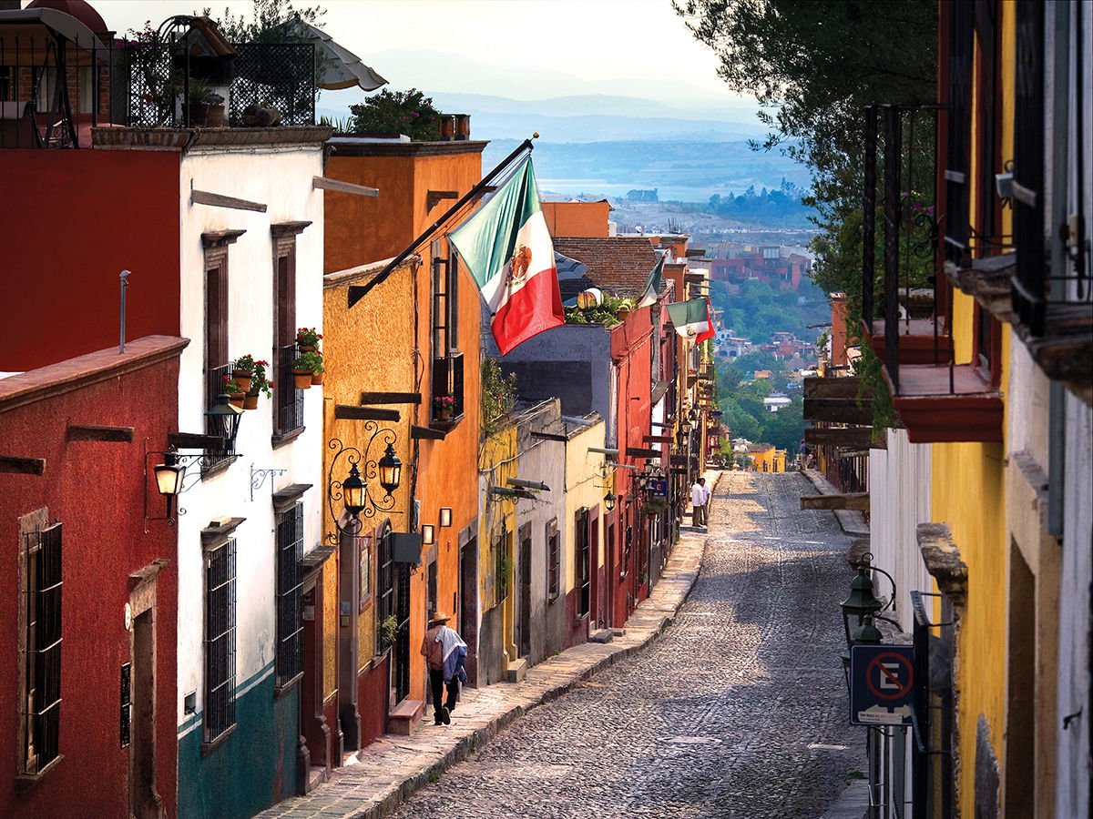 Guide to Mexico — San Miguel de Allende Street