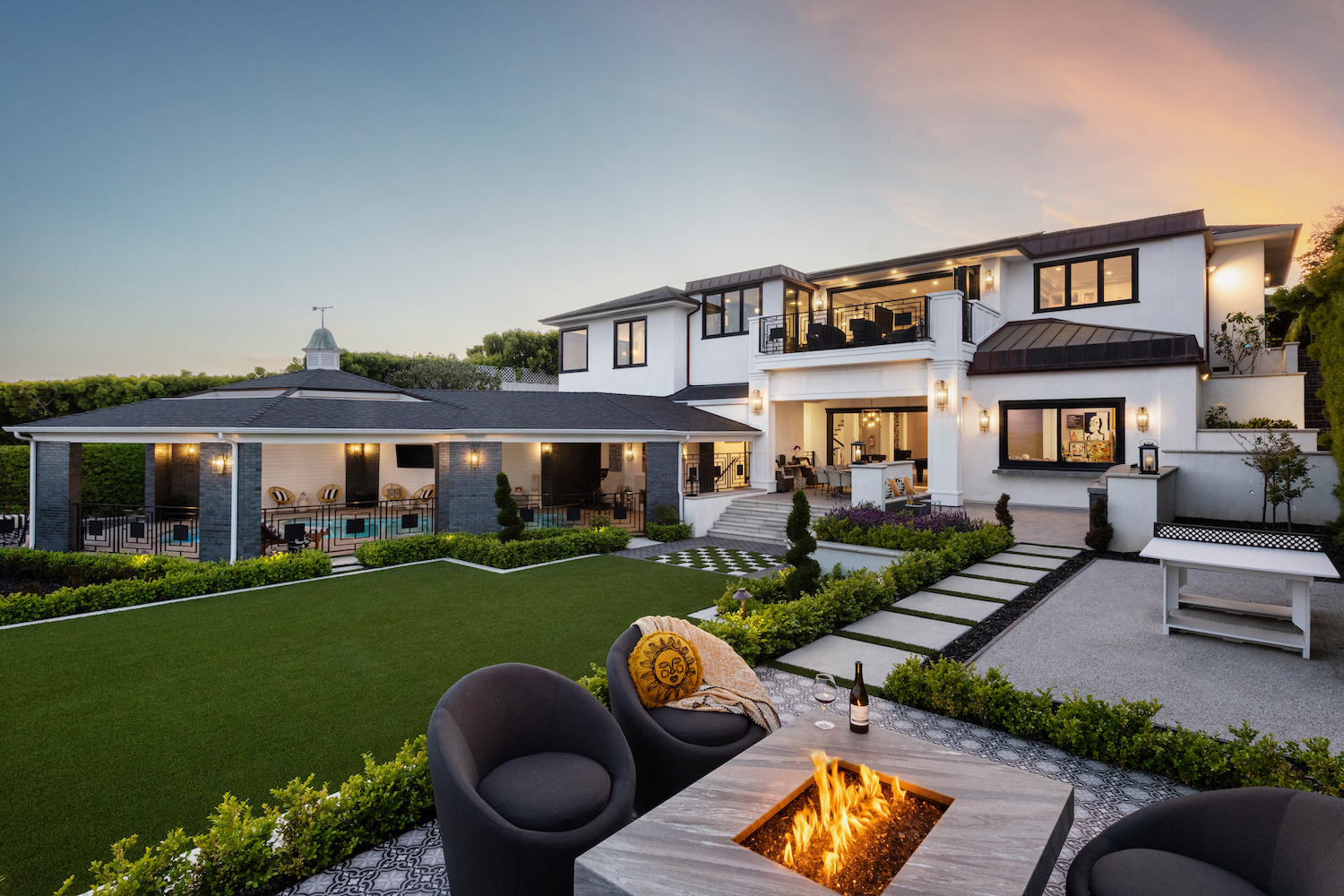San Diego interior designer Lisa Franco's home featuring a spacious backyard and fire pit