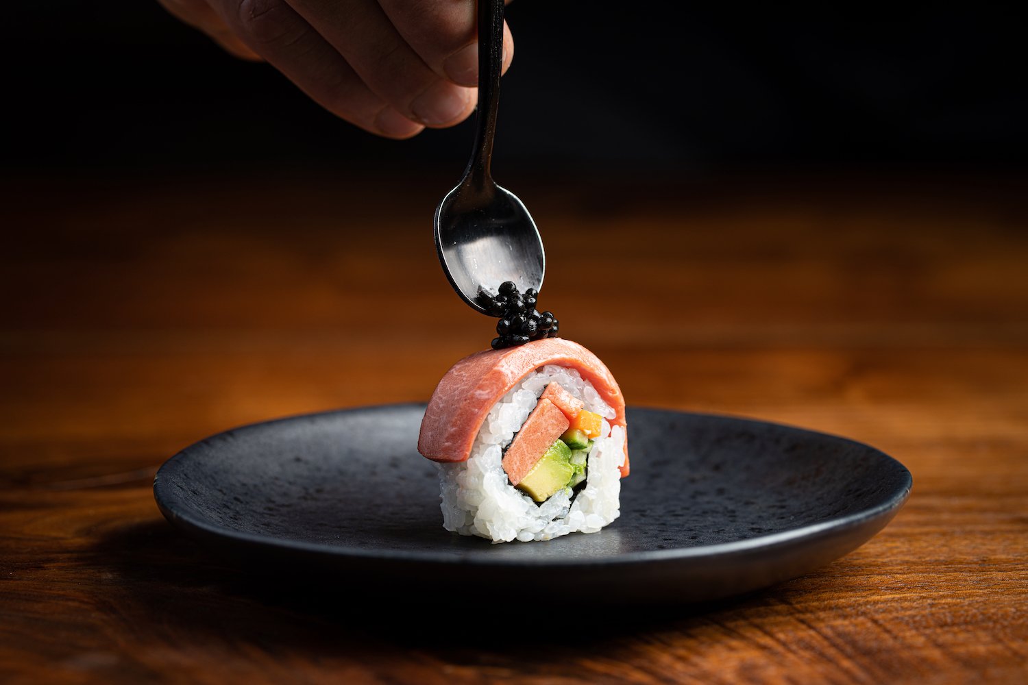 Blue Nalu labgrown seafood sushi roll featuring artificial fish from Blue Nalu