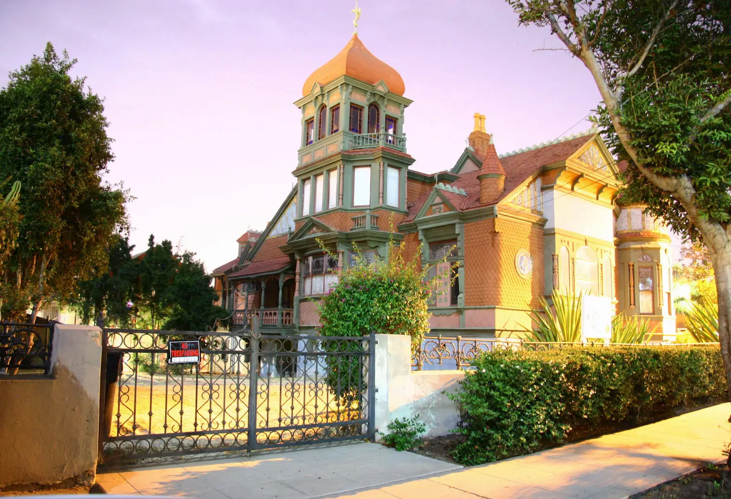 Exterior of San Diego haunted house the Villa Montezuma Museum in Sherman Heights