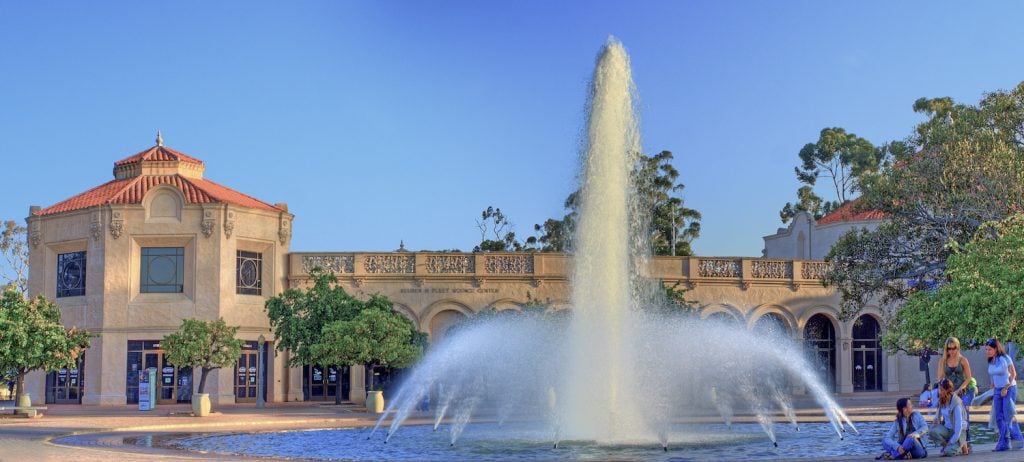 Exterior of the Fleet Science Center and Balboa Park water fountain in San Diego