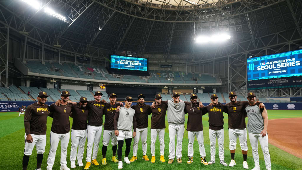 The San Diego Padres on the field posing for a picture during the first MLB game in South Korea as part of the MLB World Tour Soul Series
