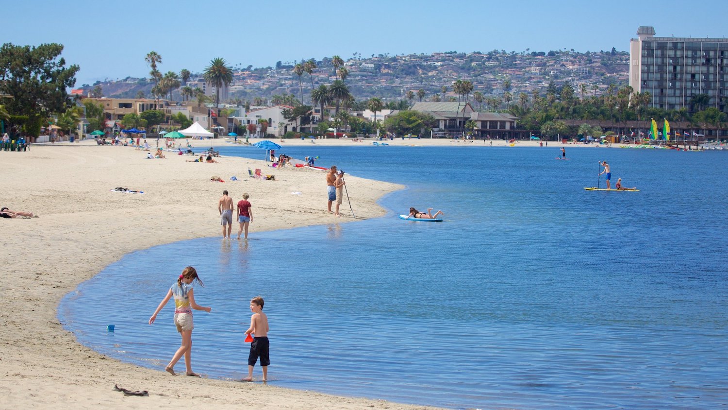Kids playing at Mission Bay Park in San Diego, a popular destination for free family-friendly activities 