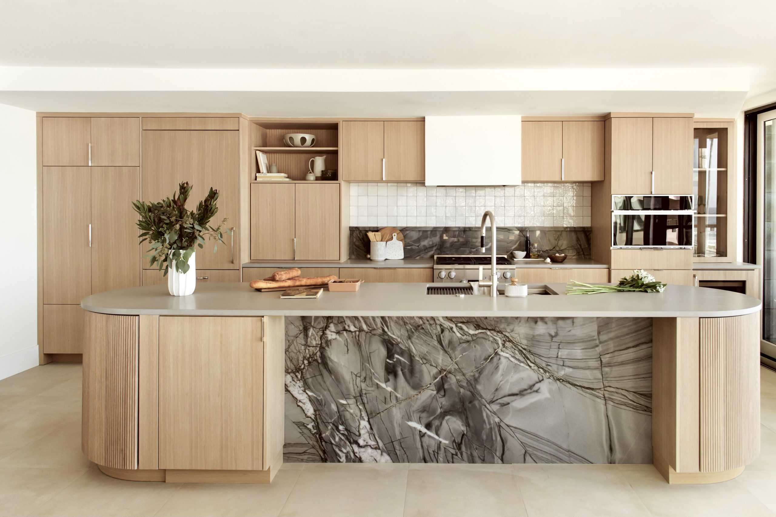 La Jolla Vacation Home kitchen renovation by Susan Wintersteen of San Diego design firm Savvy Interiors
