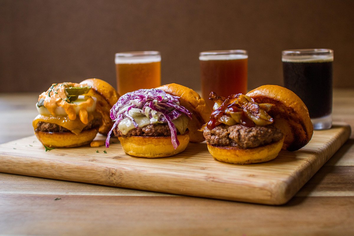 Sliders from San Diego burger restaurant Burger Bench in Escondido opening a new location in Vista