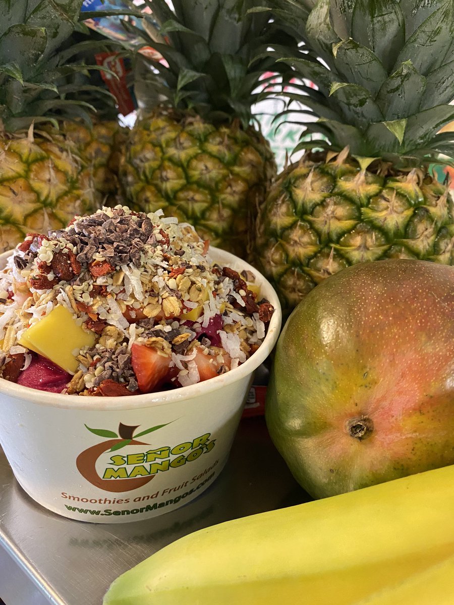 Best Acai smoothie bowls in San Diego featuring an Açai Bowl from Señor Mango's