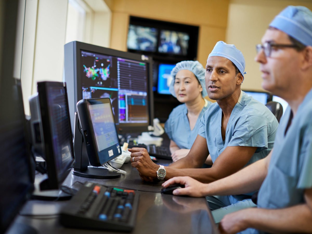 Doctors and other healthcare workers at Kaiser Permanente ising AI models to examine test results