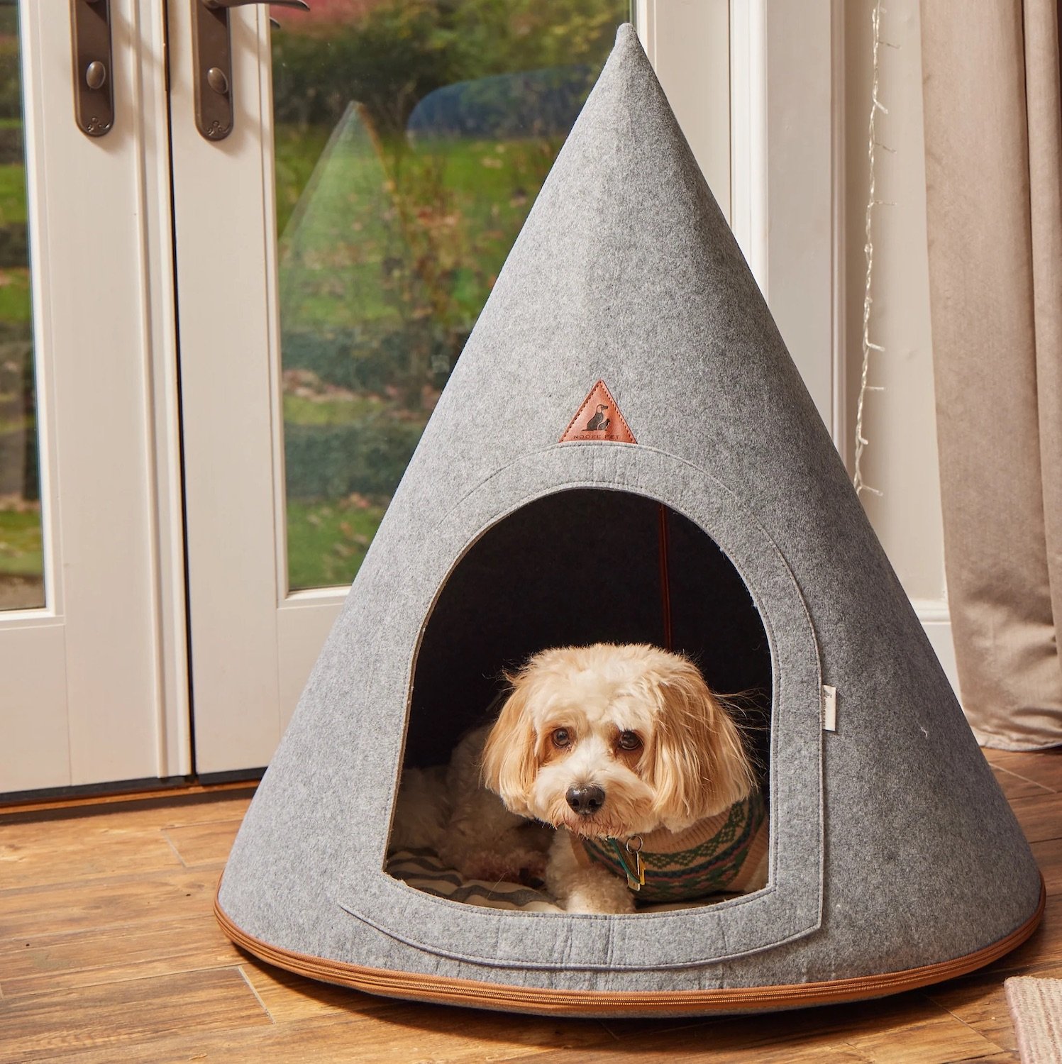 San Diego gifts to buy this holiday season featuring Nooee Pet Cave from Decker’s Dog & Cat