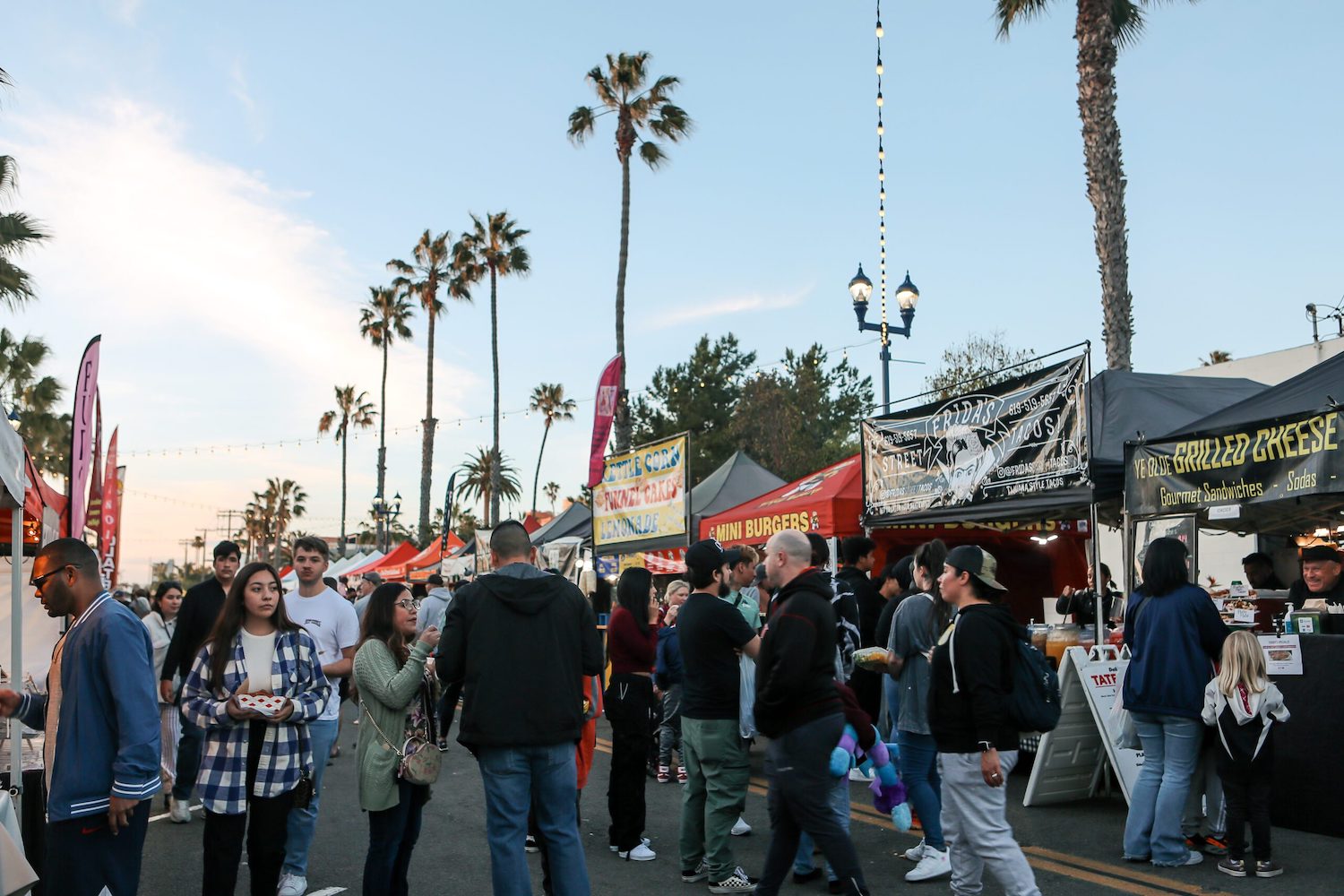 Oceanside Certified Farmers Market and food vendors 