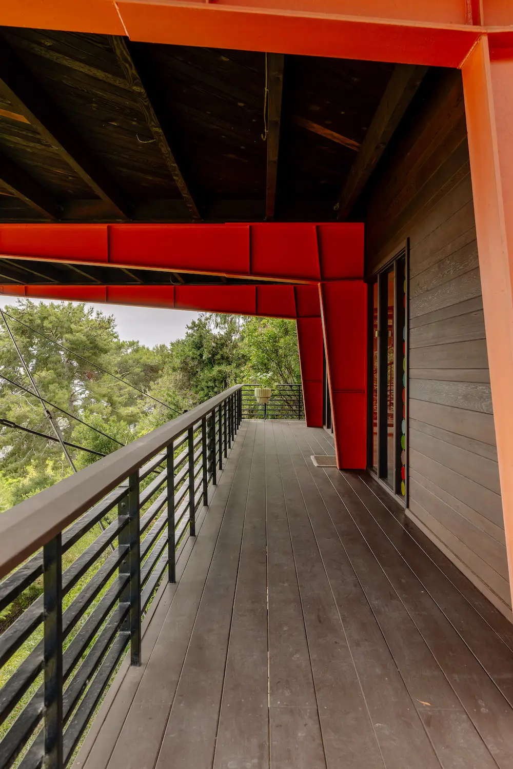 Outdoor patio walkway outside the  modern mid-century Luxury Robert Liebner-Gand home in La Jolla, San Diego 