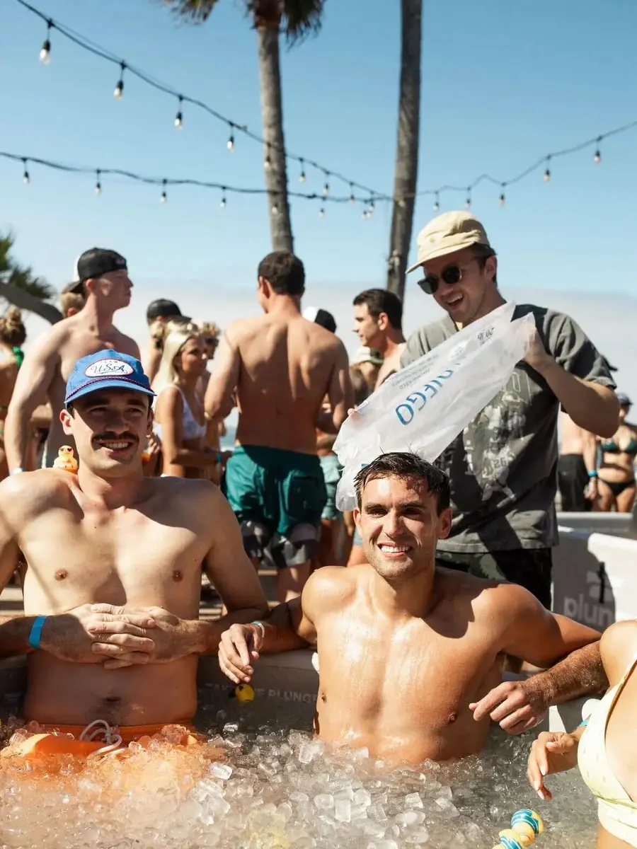 San Diego social club and wellness meetup group Coffee & Chill featuring an ice bath event
