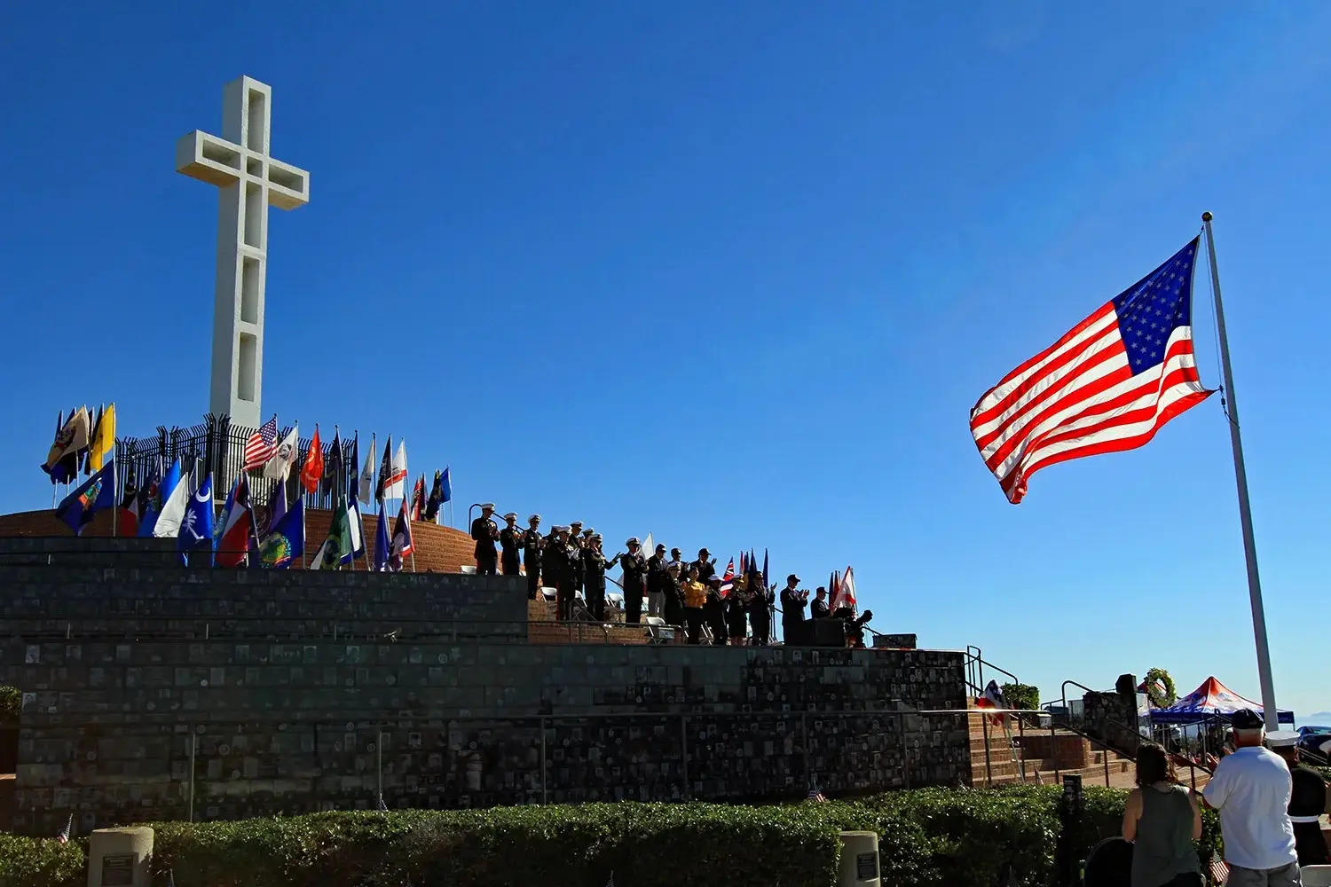 Fun things to do in San Diego memorial day weekend May 21-26, 2025 featuring a Memorial Day Observance at Mt. Soledad National Veterans Memorial in La Jolla