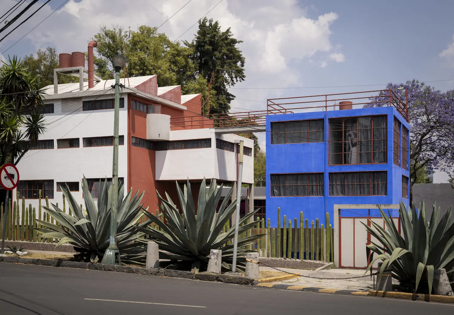 Exterior of Mexico City's Casa Estudio in San Ángel, home of Frida Kahlo and Diego Rivera, designed by Mexican architect Juan O’Gorman