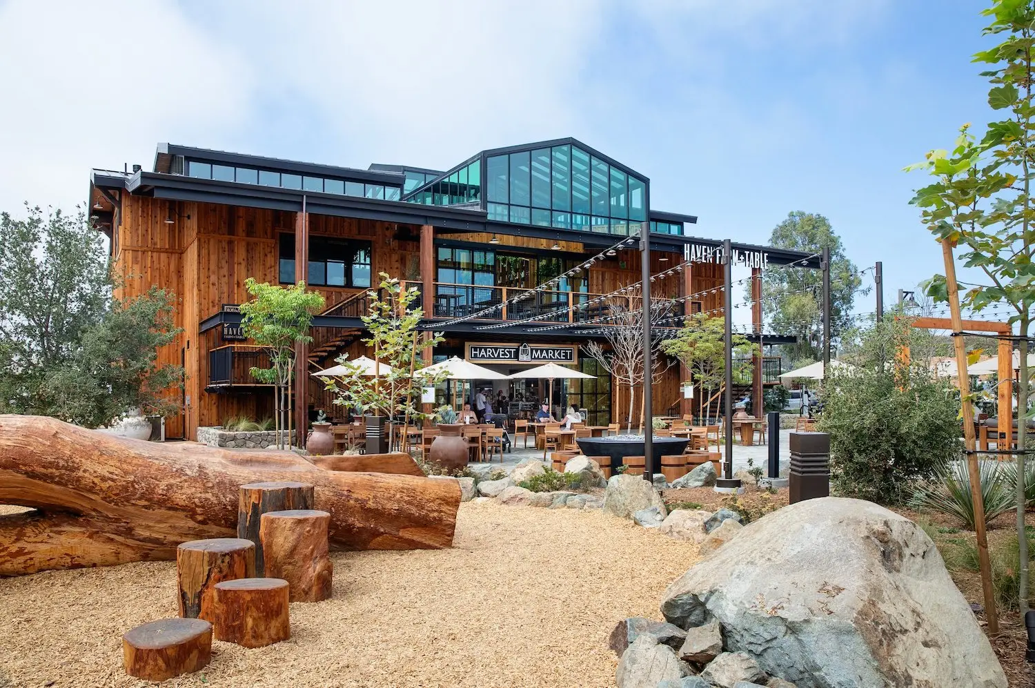 Exterior of Leucadia's Fox Point Farms restaurant and brewery space located near Encinitas in San Diego, CA