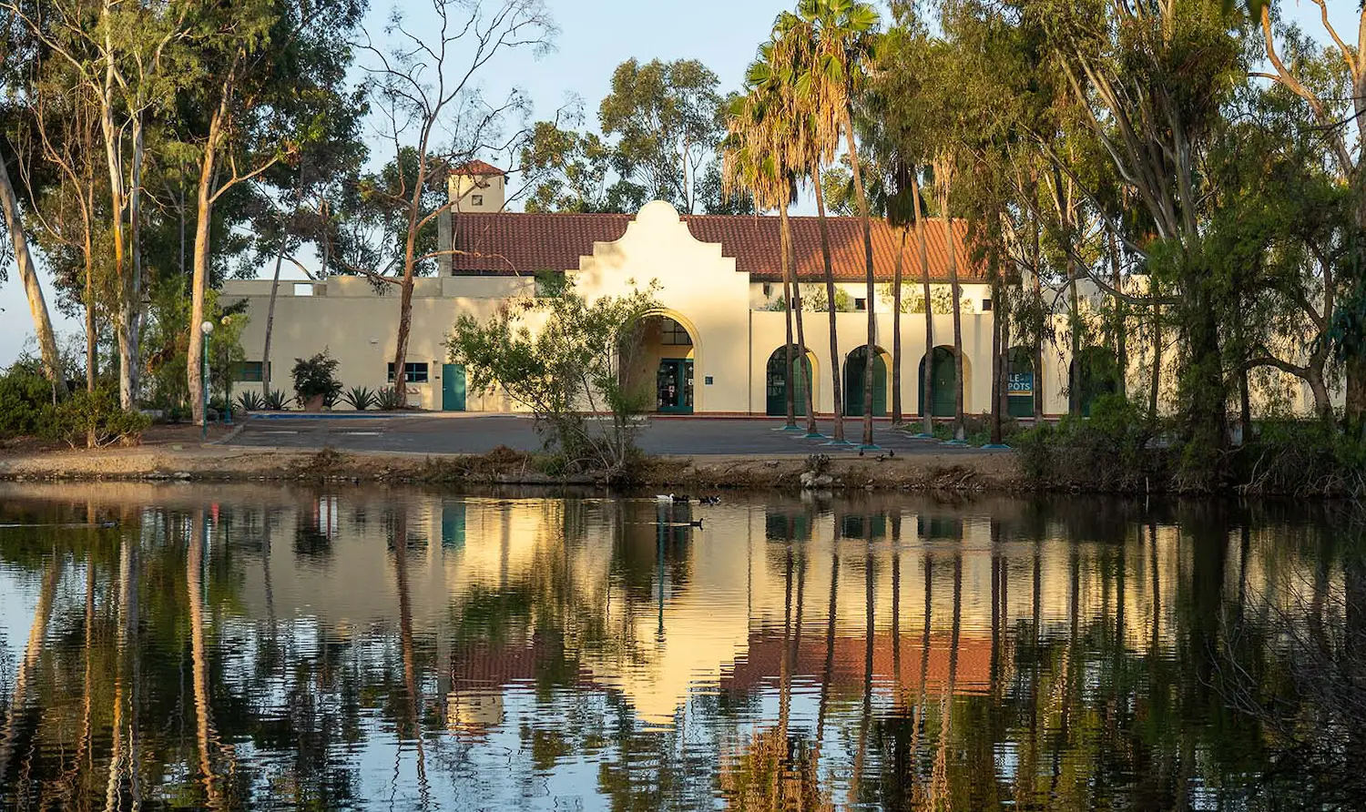 Exterior of San Diego's Scripps Miramar Ranch Library