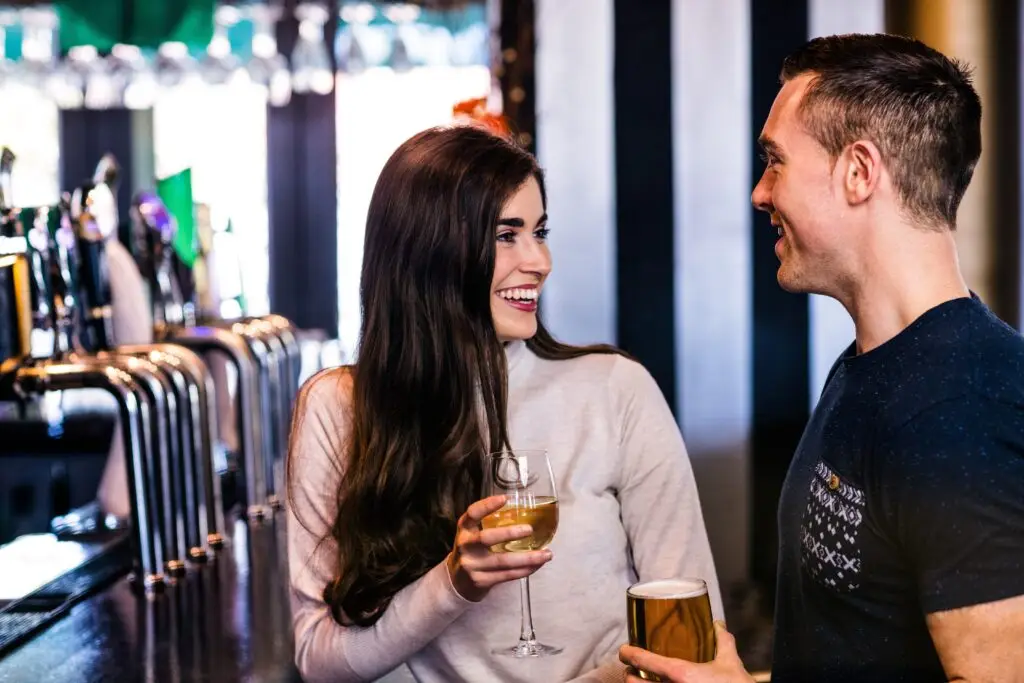 Unhinged, A Dating Series: Sipping Solo in Bars