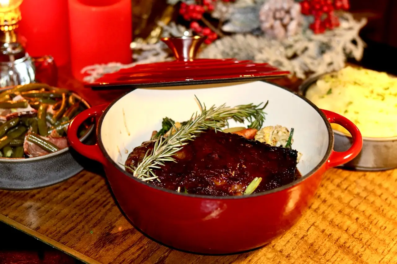 Christmas Dinner 2025 takeout at San Diego restaurant Moe's Steakhouse in Mission Beach