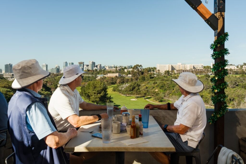 Restaurant Review: Tobey's 19th Hole Cafe