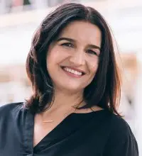 Daniela Headshot_2